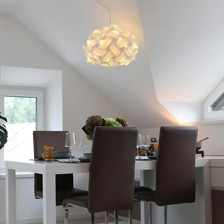 Апартаменты Lena's Retreat In The Heart Of