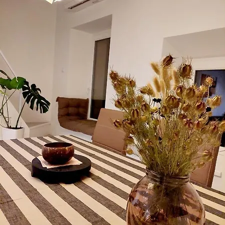 Lena's Retreat In The Heart Of Апартаменты *